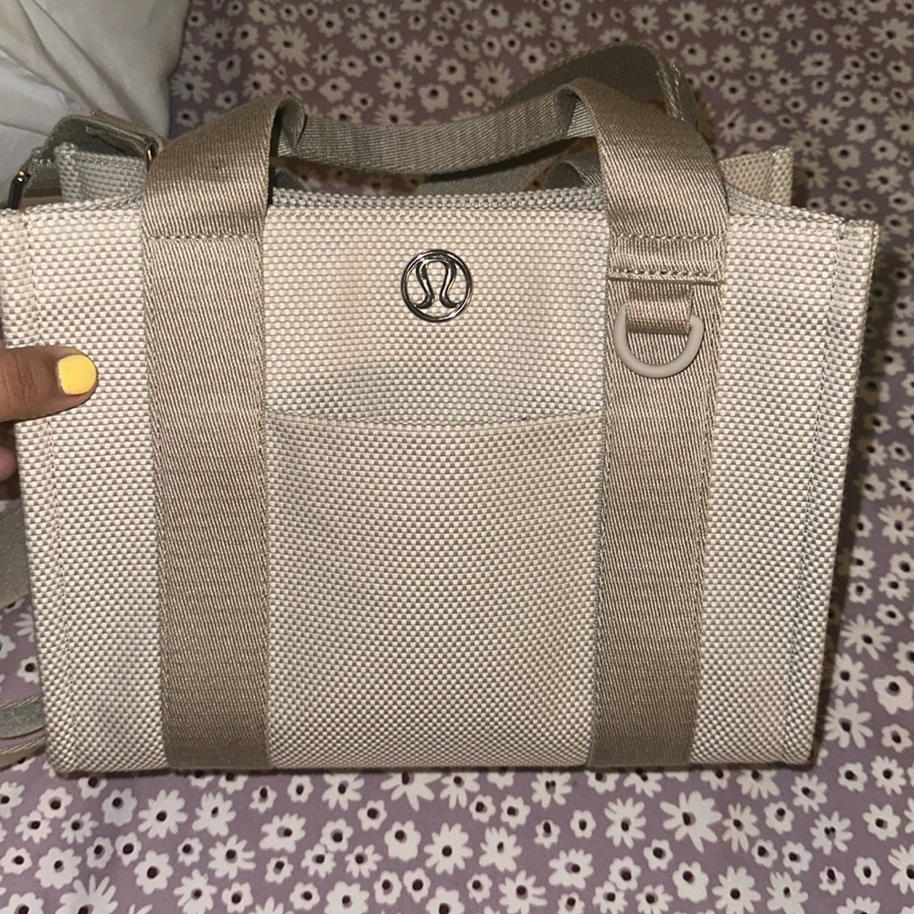Lululemon two tone tote bag *mini